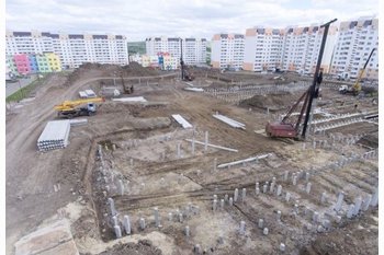  Новостройка со школой во дворе.